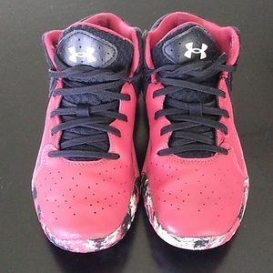 UNDER ARMOR JET 21 BOYS BASKETBALL SHOES